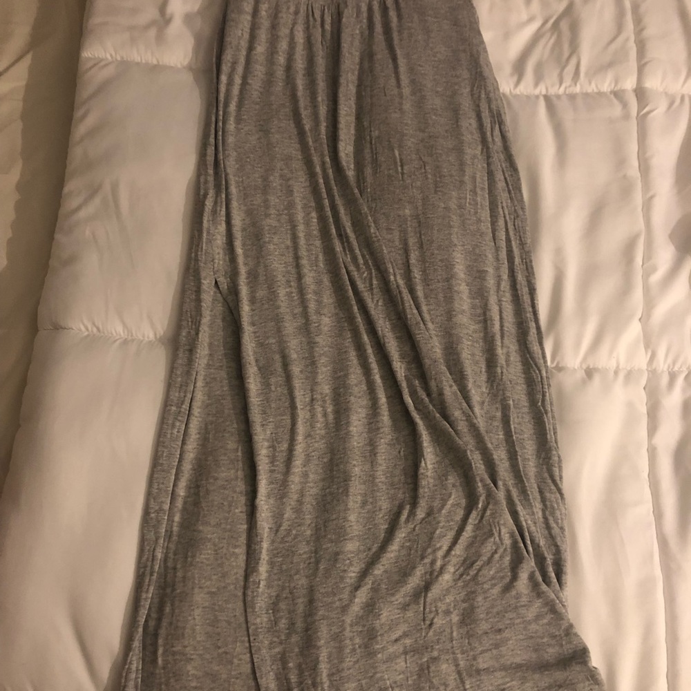 Skirt with split. - Picture 2 of 3